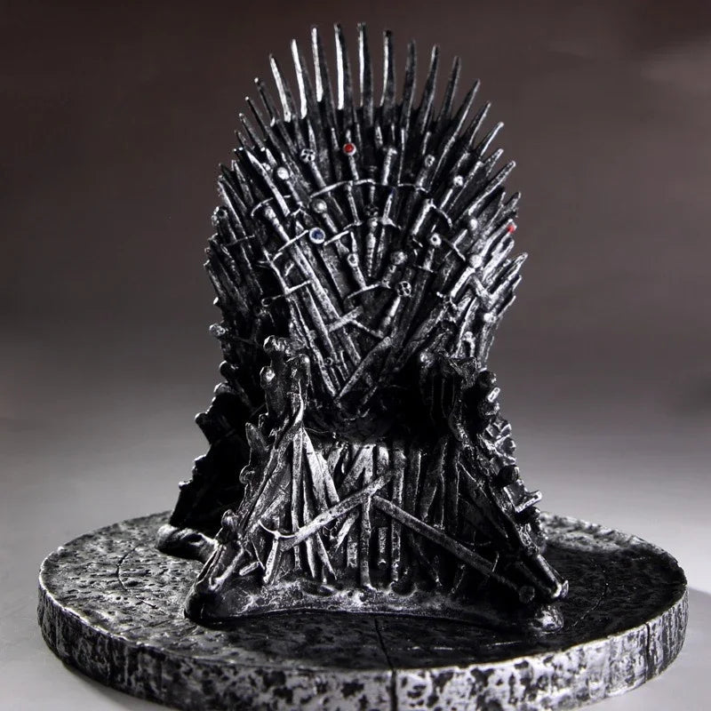 Game of Thrones Character Figurine – Collectible Desktop Decoration Statue