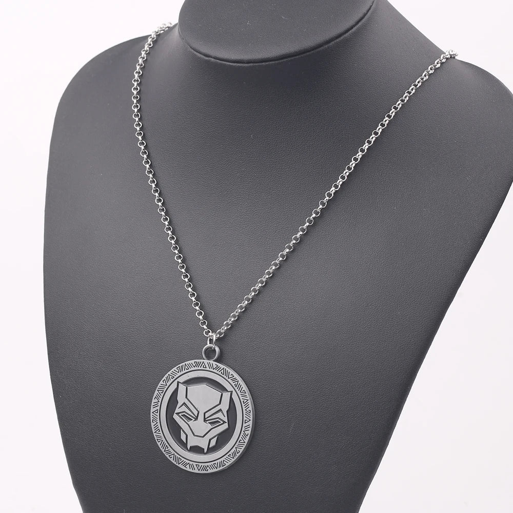 Black Panther Round Pendant Necklace – Trendy Superhero Jewelry Gift