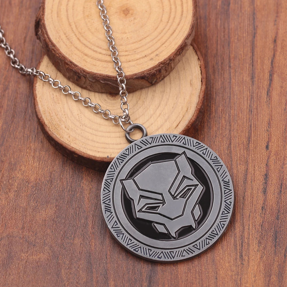 Black Panther Round Pendant Necklace – Trendy Superhero Jewelry Gift