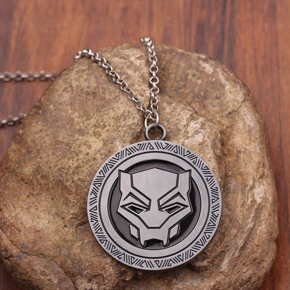 Black Panther Round Pendant Necklace – Trendy Superhero Jewelry Gift