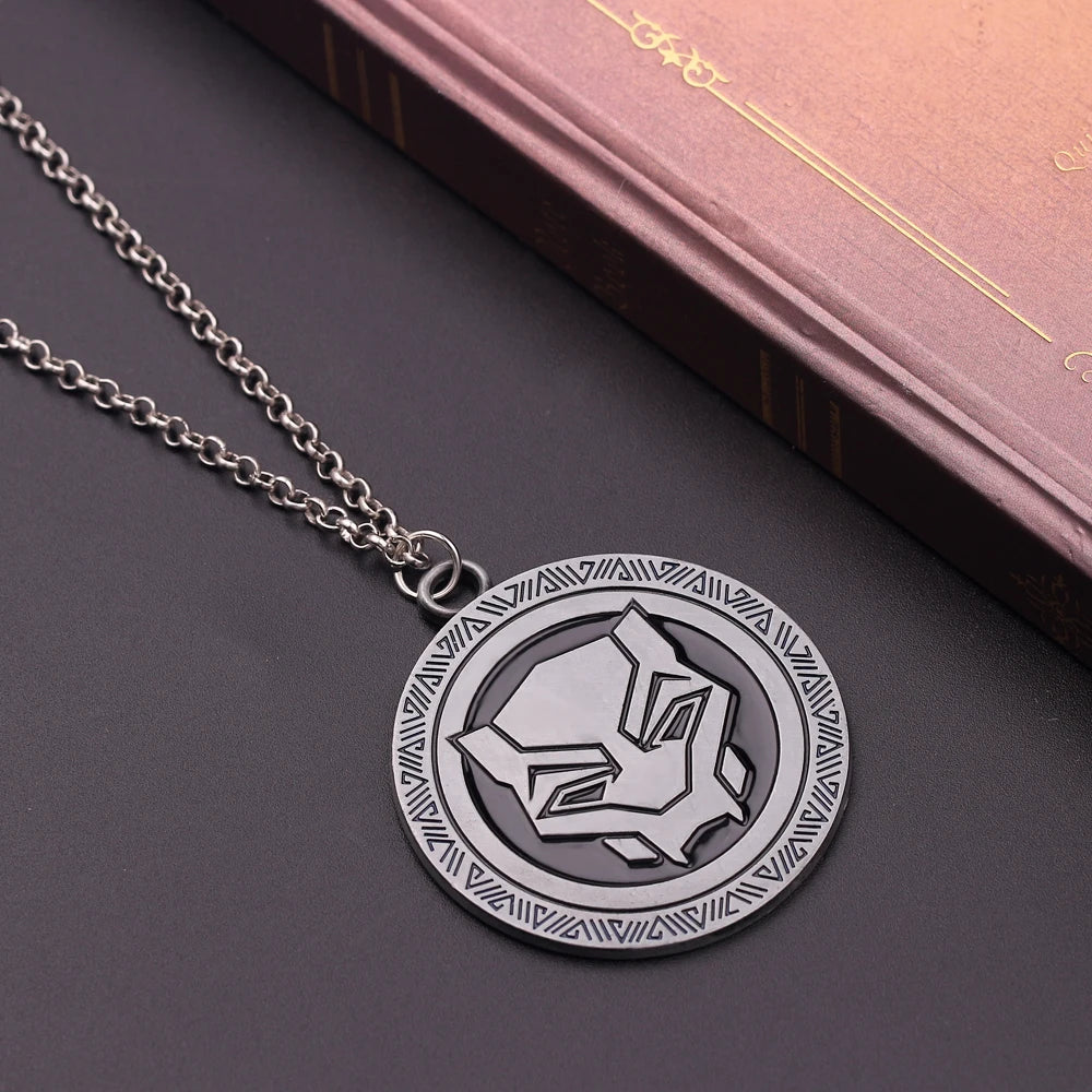 Black Panther Round Pendant Necklace – Trendy Superhero Jewelry Gift