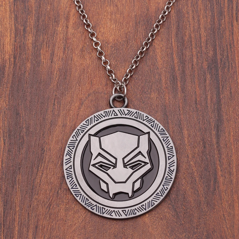Black Panther Round Pendant Necklace – Trendy Superhero Jewelry Gift