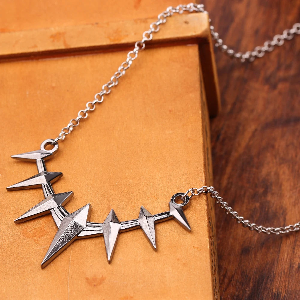 Black Panther Claw Necklace – Superhero Pendant Chain for Men